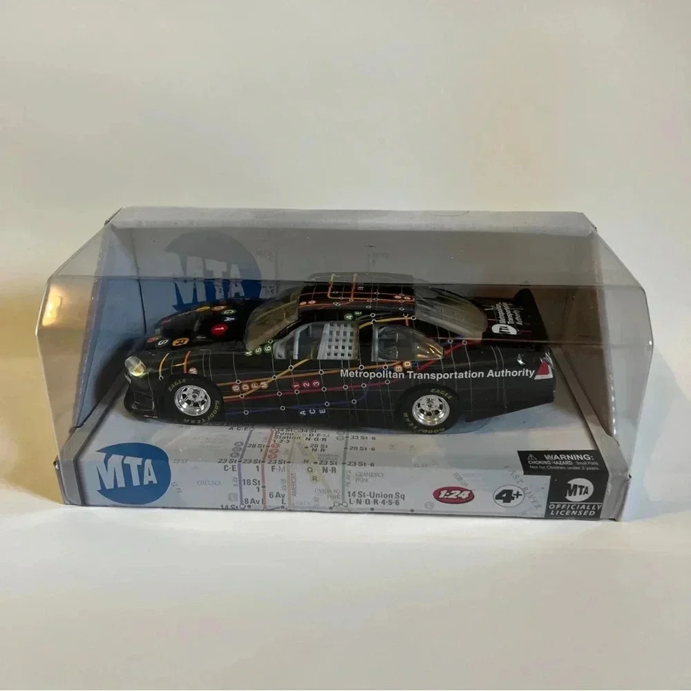 NEW Lionel New York City MTA Subway Series Collectible Race Car 1:24 - Black